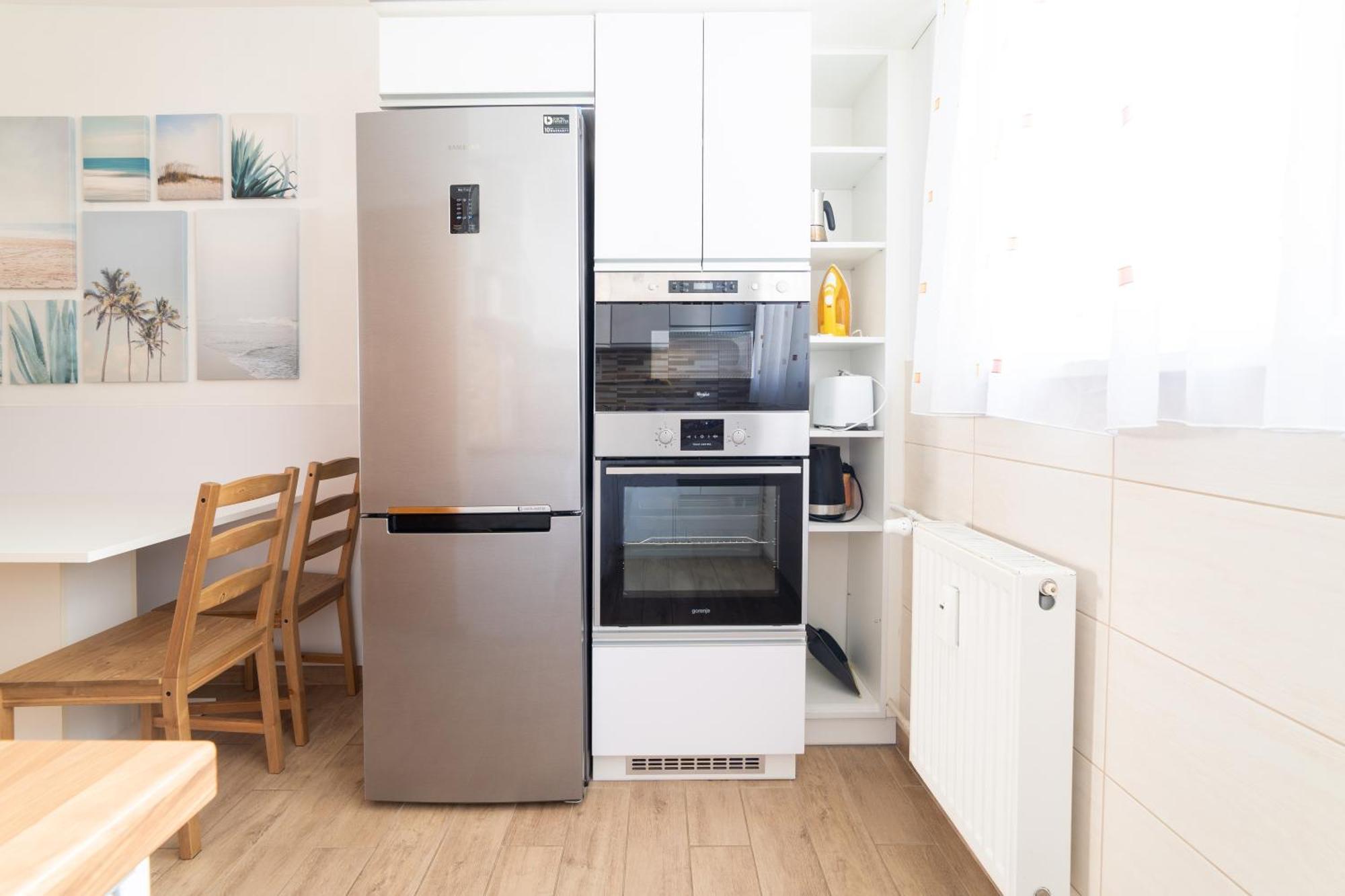 מישקולץ Comfort 14 -- Stylish City Apartment Netflix, Wi-Fi & Parking מראה חיצוני תמונה
